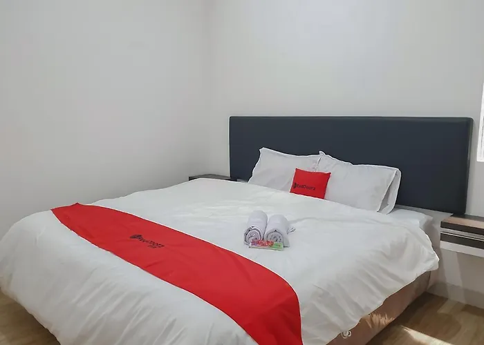 Reddoorz Near Istana Plaza 3