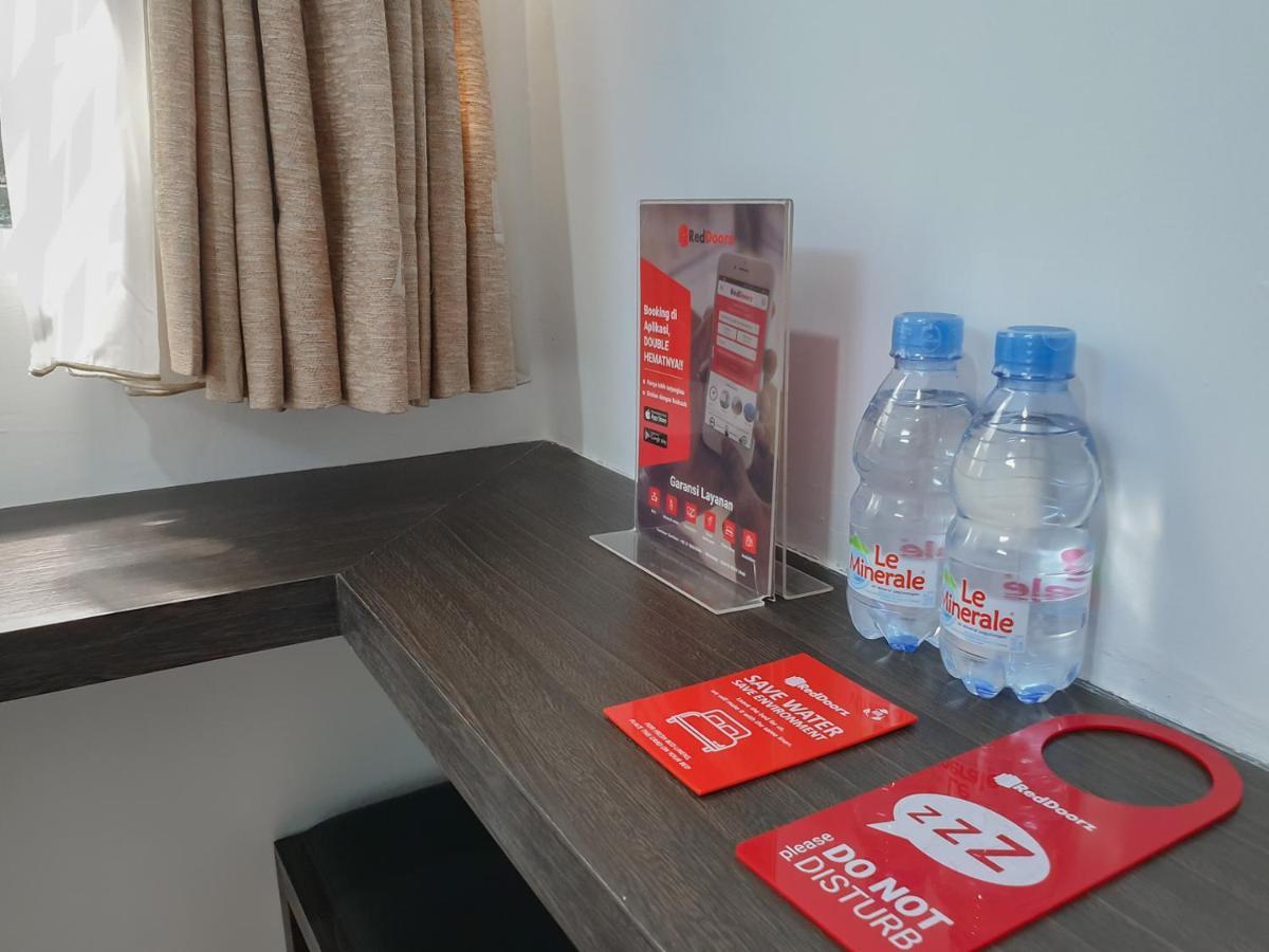 Reddoorz Near Istana Plaza 3 Hotel 2*